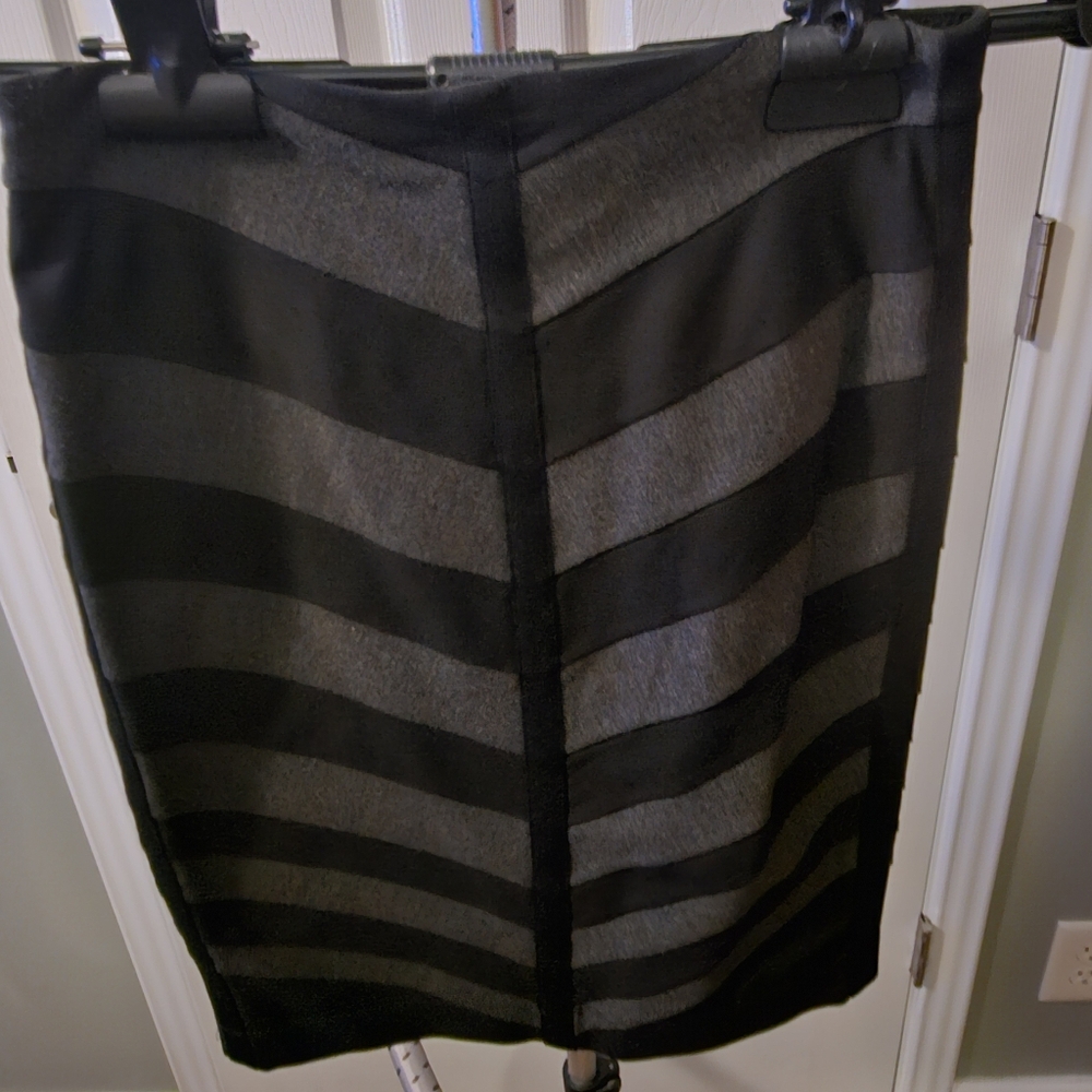 White House Black Market Black and Gray Chevron Ponte Skirt